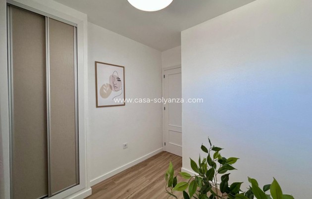 Resale - Apartment / flat - Torrevieja - Torrevieja Centro