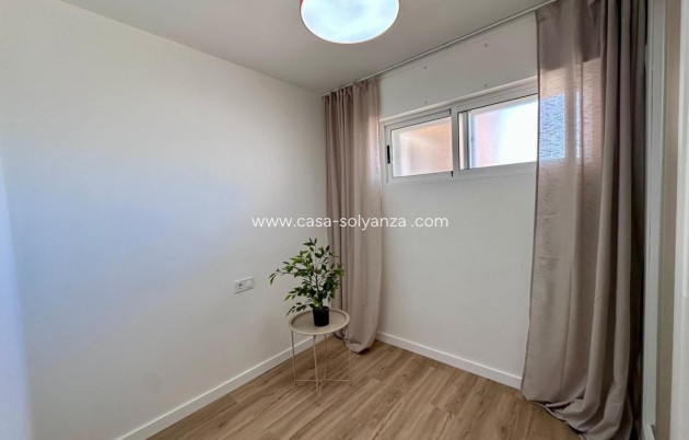 Resale - Apartment / flat - Torrevieja - Torrevieja Centro