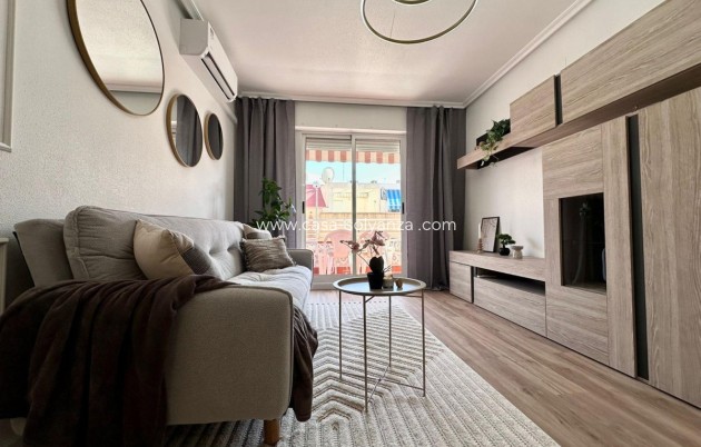 Resale - Apartment / flat - Torrevieja - Torrevieja Centro