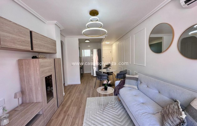 Resale - Apartment / flat - Torrevieja - Torrevieja Centro