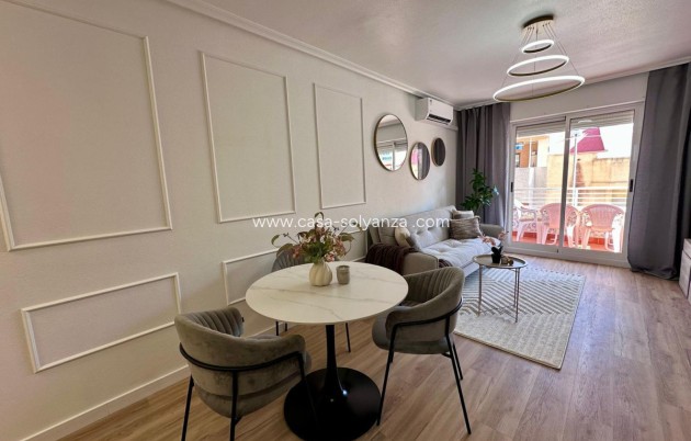 Resale - Apartment / flat - Torrevieja - Torrevieja Centro