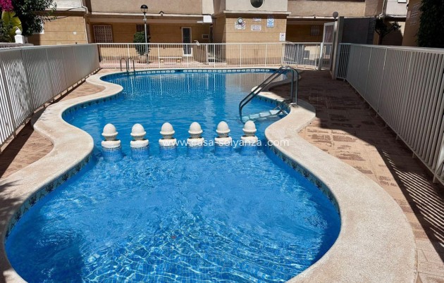 Resale - Apartment / flat - Torrevieja - Torrevieja Centro