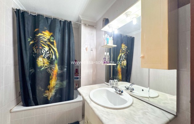 Resale - Apartment / flat - Torrevieja - Torrevieja Centro