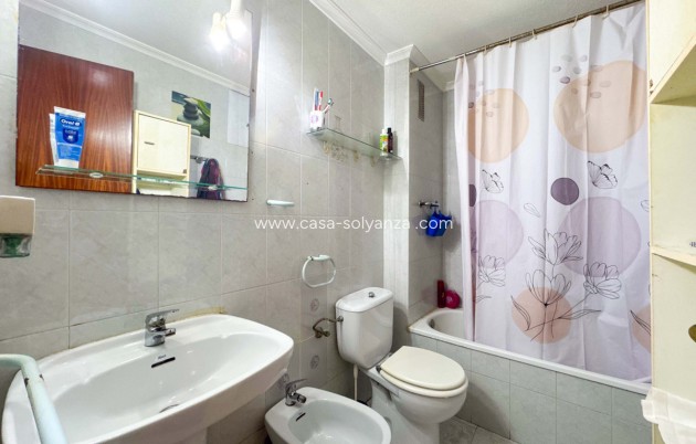 Resale - Apartment / flat - Torrevieja - Torrevieja Centro