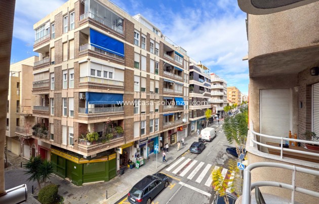 Resale - Apartment / flat - Torrevieja - Torrevieja Centro