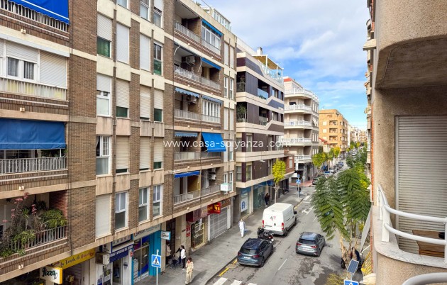 Resale - Apartment / flat - Torrevieja - Torrevieja Centro