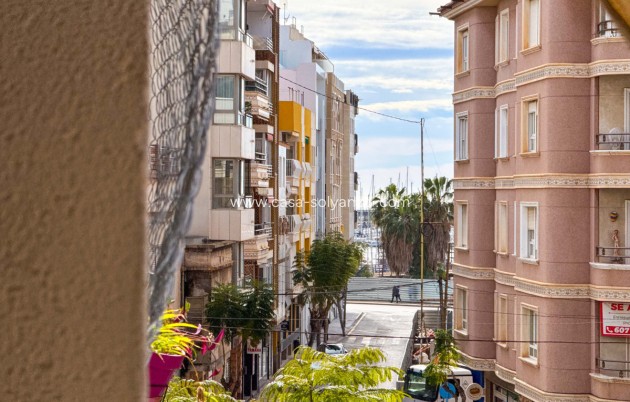 Resale - Apartment / flat - Torrevieja - Torrevieja Centro