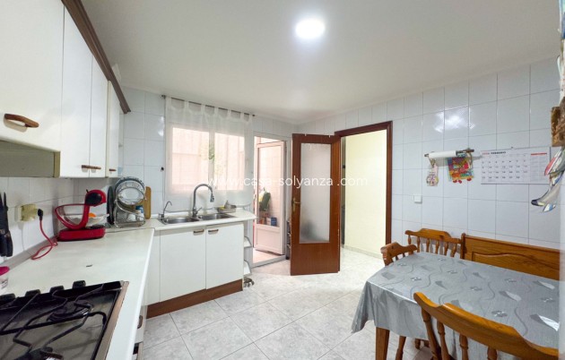 Resale - Apartment / flat - Torrevieja - Torrevieja Centro