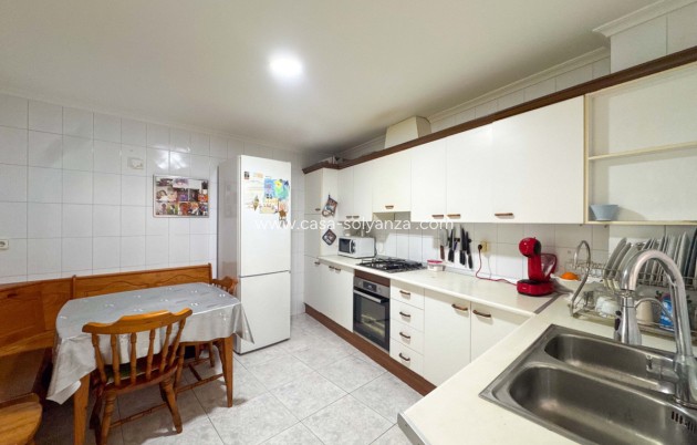 Resale - Apartment / flat - Torrevieja - Torrevieja Centro