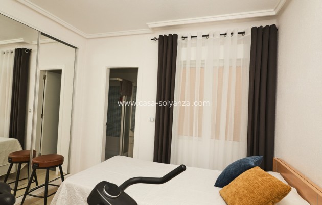Resale - Apartment / flat - Torrevieja - Torrevieja Centro