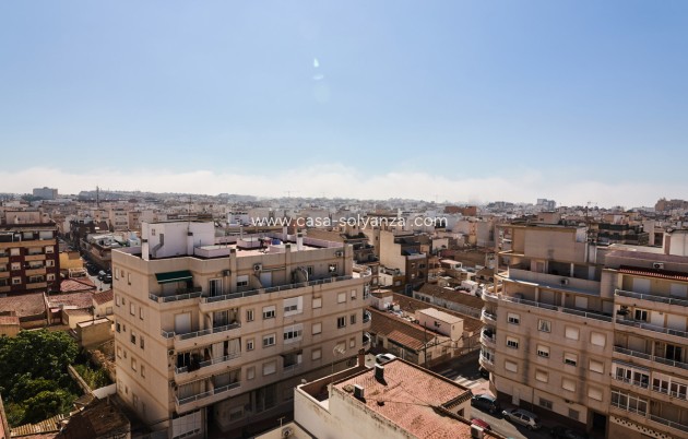Resale - Apartment / flat - Torrevieja - Torrevieja Centro