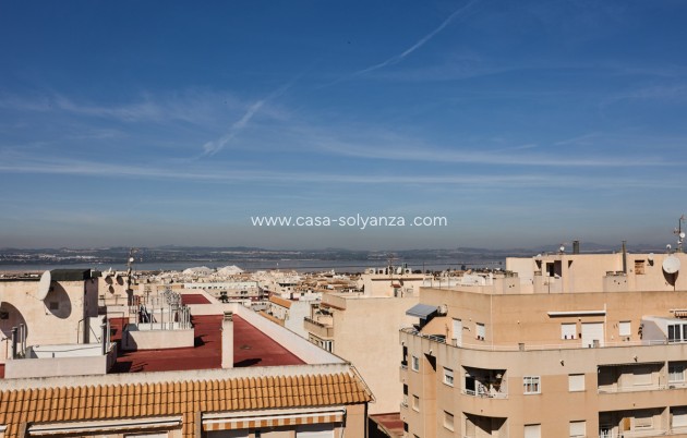 Resale - Apartment / flat - Torrevieja - Torrevieja Centro