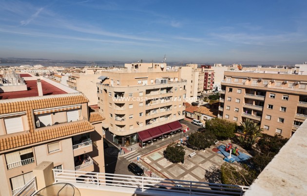 Resale - Apartment / flat - Torrevieja - Torrevieja Centro