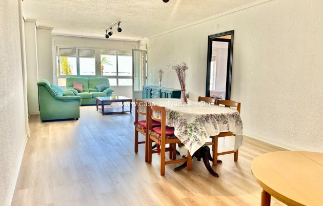 Resale - Apartment / flat - Torrevieja - Torrevieja Centro