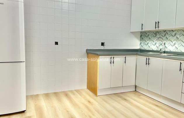 Resale - Apartment / flat - Torrevieja - Torrevieja Centro