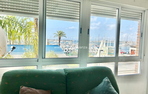 Resale - Apartment / flat - Torrevieja - Torrevieja Centro