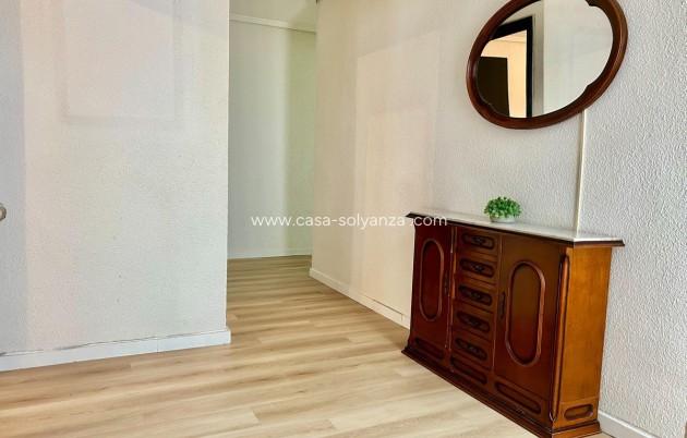 Resale - Apartment / flat - Torrevieja - Torrevieja Centro