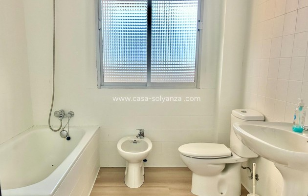 Resale - Apartment / flat - Torrevieja - Torrevieja Centro