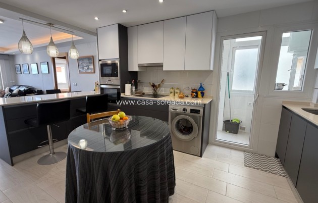Resale - Apartment / flat - Torrevieja - Costa Blanca
