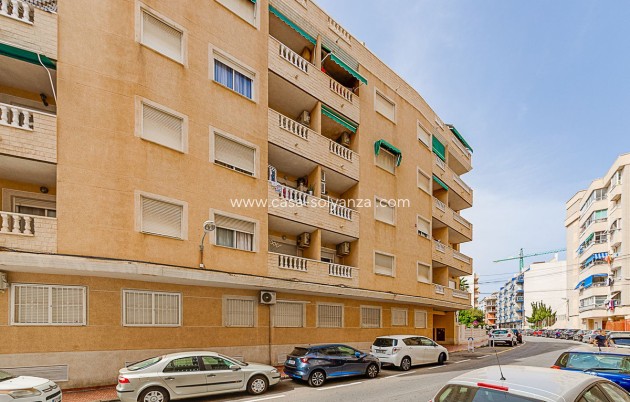Resale - Apartment / flat - Torrevieja - Torrevieja Centro