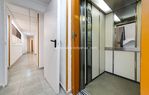 Resale - Apartment / flat - Torrevieja - Torrevieja Centro