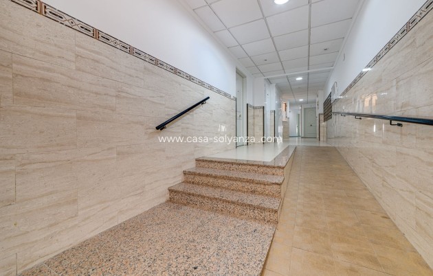 Resale - Apartment / flat - Torrevieja - Torrevieja Centro