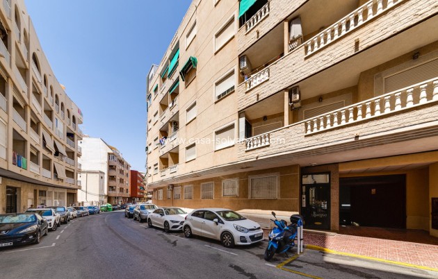 Resale - Apartment / flat - Torrevieja - Torrevieja Centro