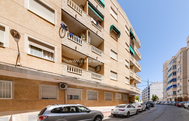 Resale - Apartment / flat - Torrevieja - Torrevieja Centro