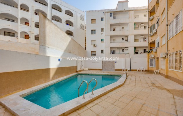 Resale - Apartment / flat - Torrevieja - Torrevieja Centro