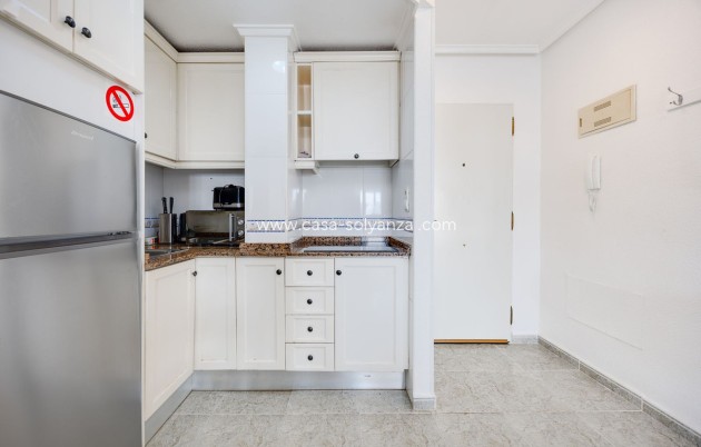 Resale - Apartment / flat - Torrevieja - Torrevieja Centro