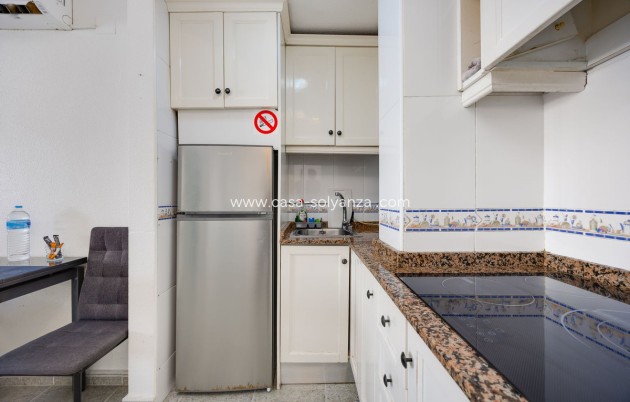 Resale - Apartment / flat - Torrevieja - Torrevieja Centro