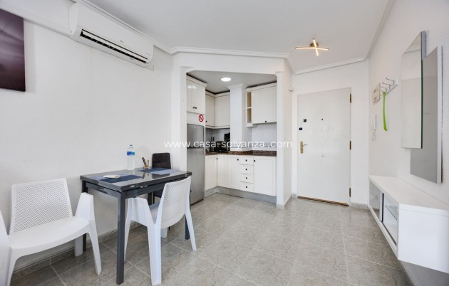 Resale - Apartment / flat - Torrevieja - Torrevieja Centro