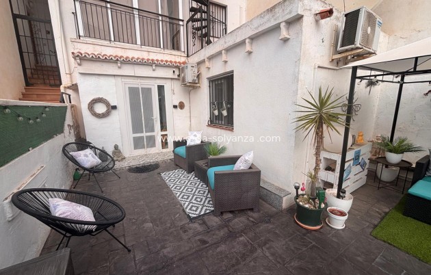 Resale - Apartment / flat - Torrevieja - Torrevieja Centro