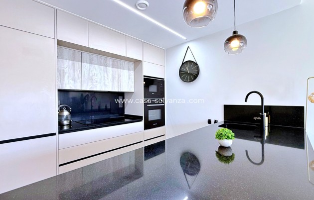 Resale - Apartment / flat - Orihuela - Punta Prima