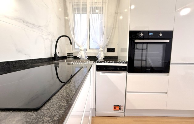 Revente - Appartement - Torrevieja - Torrevieja Centro