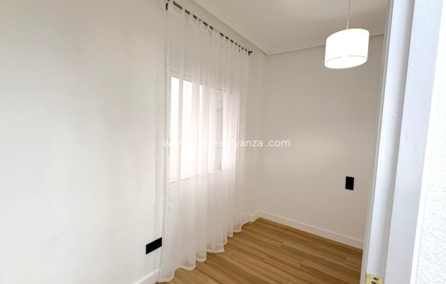 Revente - Appartement - Torrevieja - Torrevieja Centro