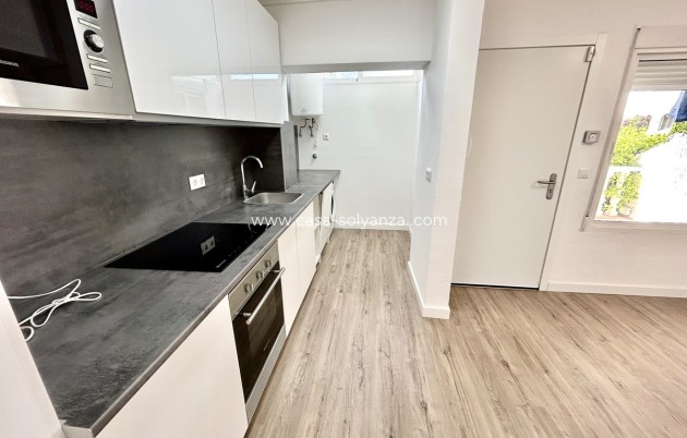 Resale - Apartment / flat - Orihuela - Villamartin