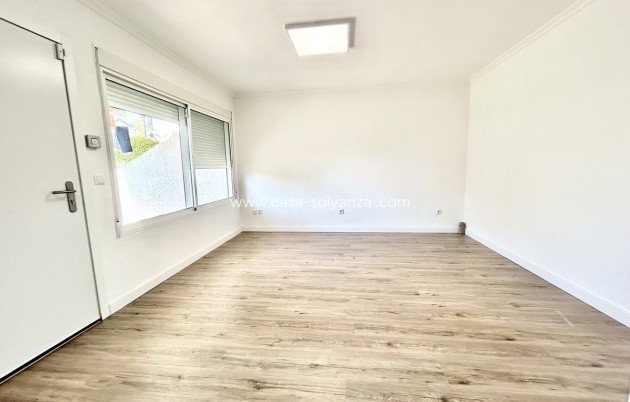 Resale - Apartment / flat - Orihuela - Villamartin