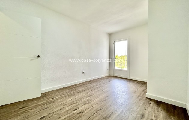 Resale - Apartment / flat - Orihuela - Villamartin