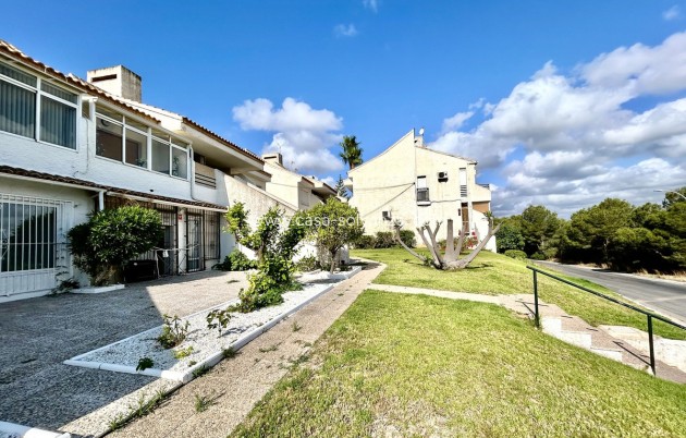 Resale - Apartment / flat - Orihuela - Villamartin