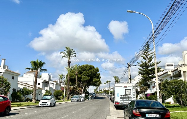 Resale - Apartment / flat - Orihuela - Villamartin