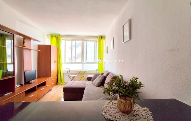 Resale - Apartment / flat - Torrevieja - Torrevieja Centro