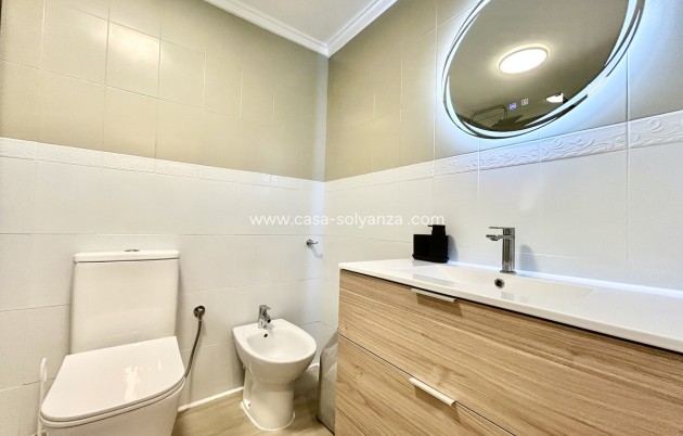 Resale - Apartment / flat - Torrevieja - Torrevieja Centro