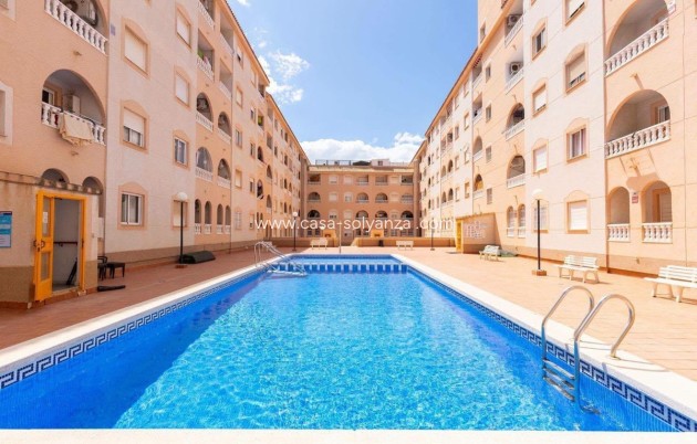 Resale - Apartment / flat - Torrevieja - Torrevieja Centro