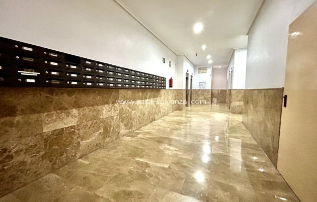 Wiederverkauf - Wohnung - Torrevieja - Torrevieja Centro