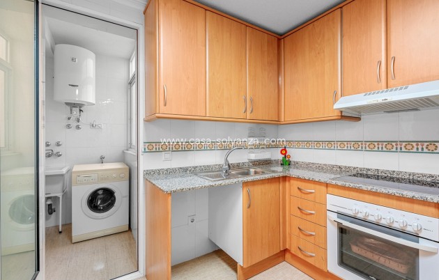 Resale - Apartment / flat - Torrevieja - Torrevieja Centro
