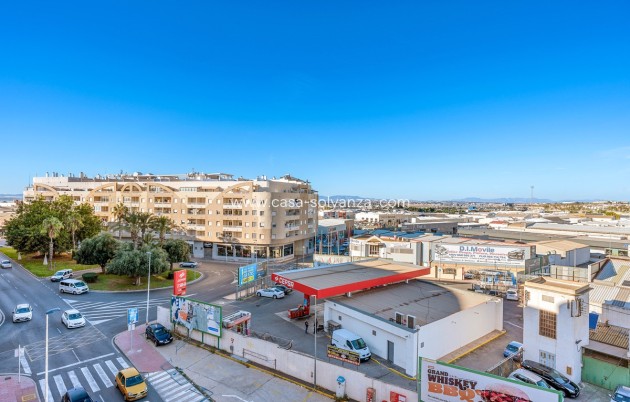 Resale - Apartment / flat - Torrevieja - Torrevieja Centro