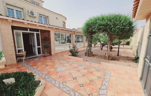 Resale - Villa - Torrevieja - La Siesta