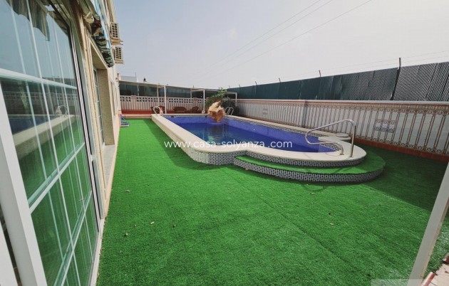 Resale - Villa - Torrevieja - La Siesta