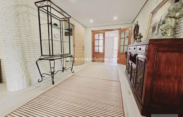 Resale - Villa - Torrevieja - La Siesta